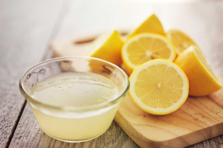 freshly squeezed lemon juice in small bowl