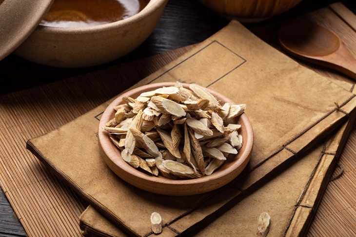 10 Health Benefits of Astragalus